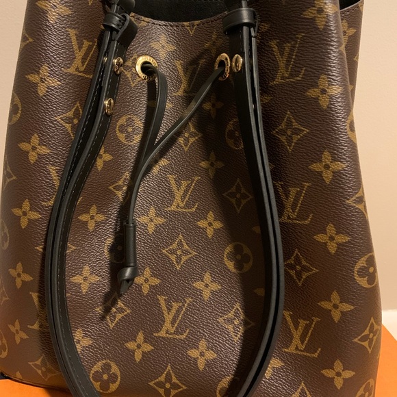 *SOLD* Louis Vuitton Neonoe Noir - Picture 3 of 13